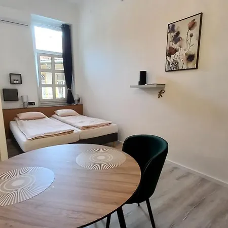 Gecko Apartment